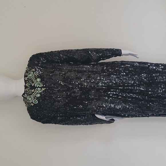 Mac Duggal Black Sequined Column Gown - Picture 11 of 16